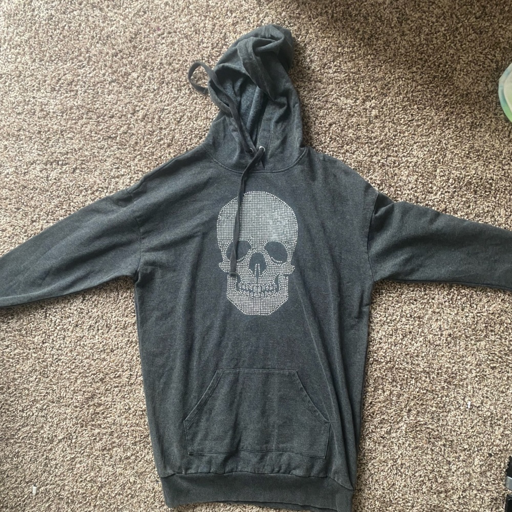 NO BOUNDARIES grey skull gem hoodie